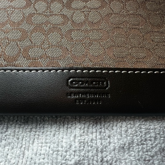 Coach Coin Key Wallet - Picture 2 of 3